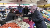 Pazarcı Medine teyzeden Mehmetçik'e destek - AMASYA