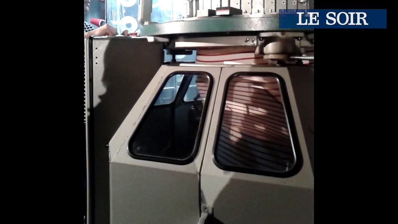 Petit Bateau : la machine à tricoter le coton pour les culottes