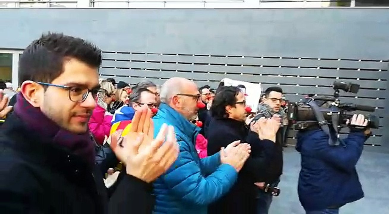 Pesarrodona agraeix el suport davant del jutjat...