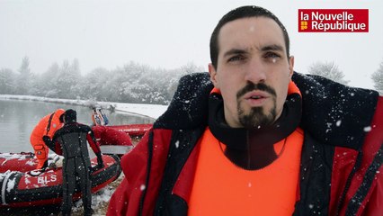 Les pompiers plongeurs de Loir-et-Cher s'exercent sous la neige