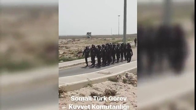 Somalili askerlerden İzmir Marşı: Yaşa Mustafa Kemal Paşa yaşa