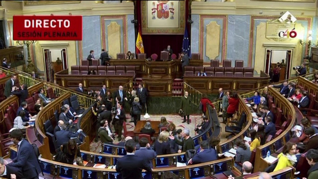 Rajoy rechaza críticas de PSOE, Cs y Podemos en el Congreso
