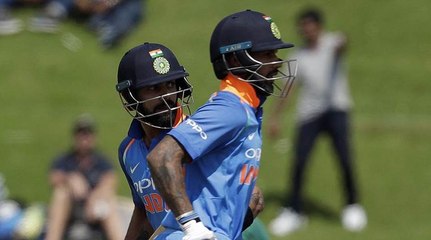 India Vs South Africa 3rd ODI : Kohli and Dhawan scores 50 to guide the innings halfway through