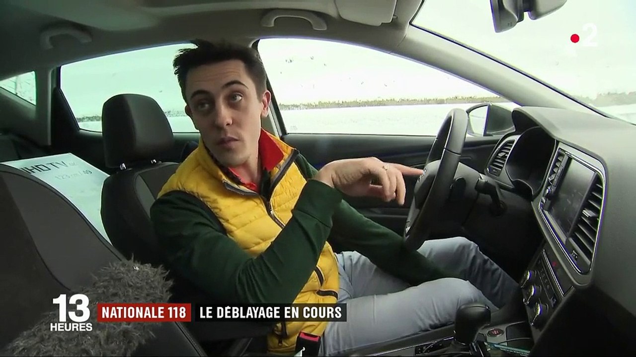 Neige : le déblayage de la N118 toujours en cours à la mi-journée