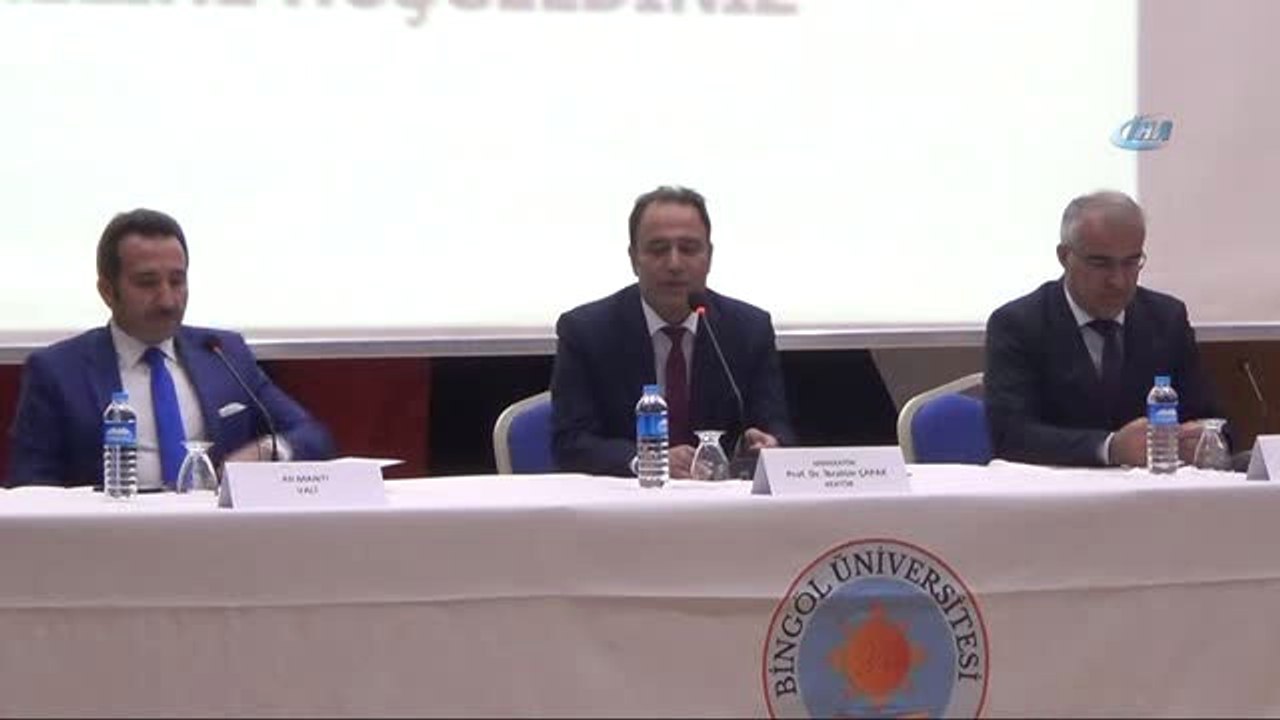 Bingöl'de 'Gençlik ve Şehir' Paneli Düzenlendi