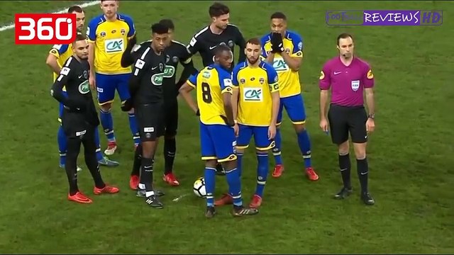 PSG, merr karton të kuq portieri Trapp, shikoni se kush e zevëndëson në portë (360video)