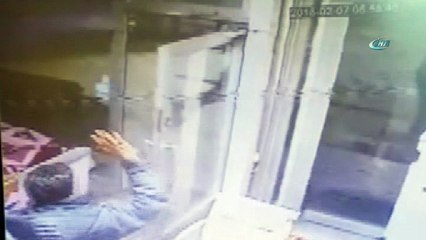 Konya'da akaryakıt istasyonunda pompalı tüfekli gasp kamerada