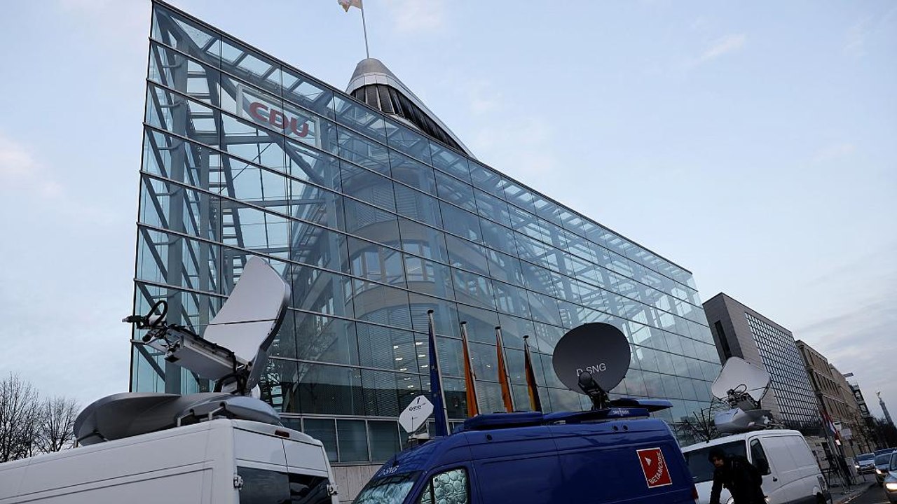 GroKo: Seehofer Innen- und Heimat-, Schulz wohl Außenminister