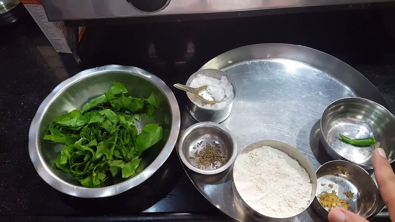 Palak Puri Recipe in Hindi - पालक की पूरी