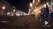 Ce conducteur ivre détruit le trottoir d'un boulevard en Russie !