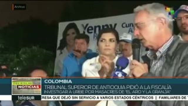 Tribunal pide investigar a Uribe por masacres paramilitares