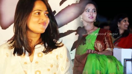 ఆనందం పట్టలేక ఫ్యామిలీ ముందే ప్రభాస్ ను కౌగిలించుకున్న అనుష్క | Anushka surprise to Prabhas