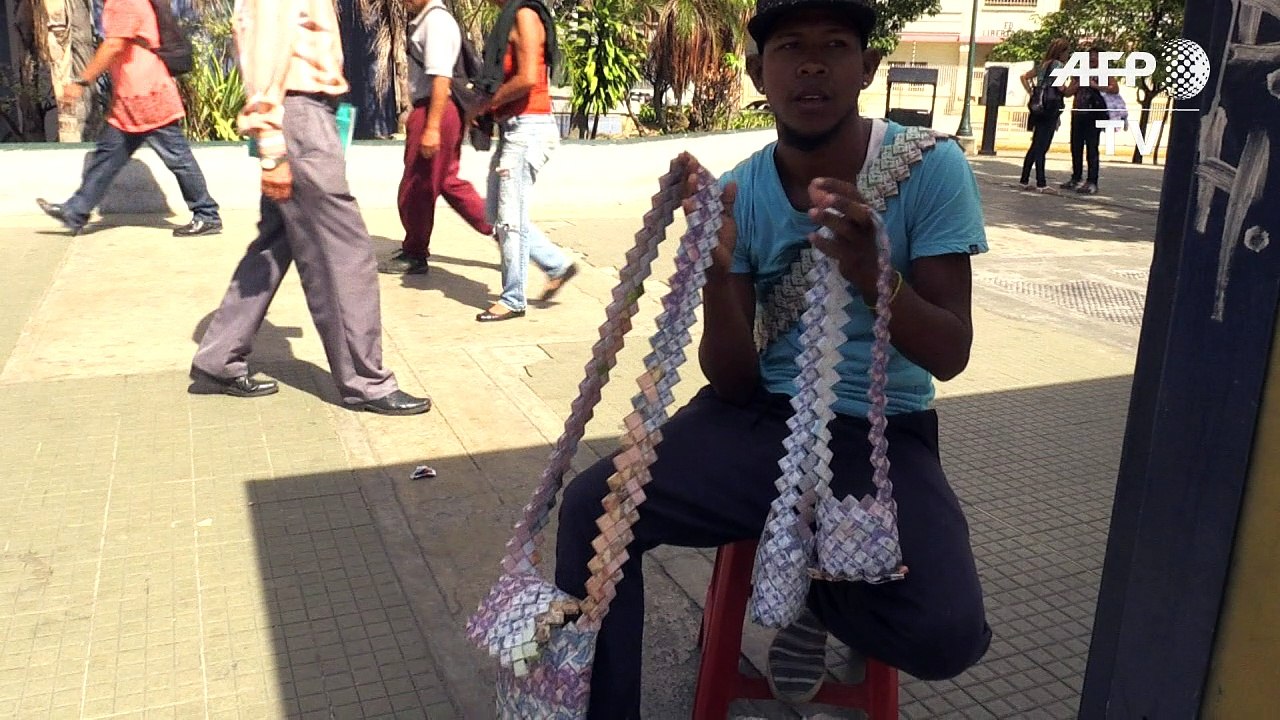 Bolívares viram arte na Venezuela