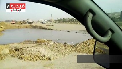 كسر فى ماسورة مياه بشارع المدينة الصناعية بالتجمع الثالث