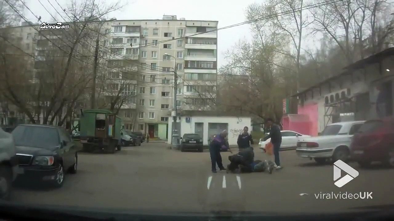 Grosse embrouille entre russes bourrés... Fou