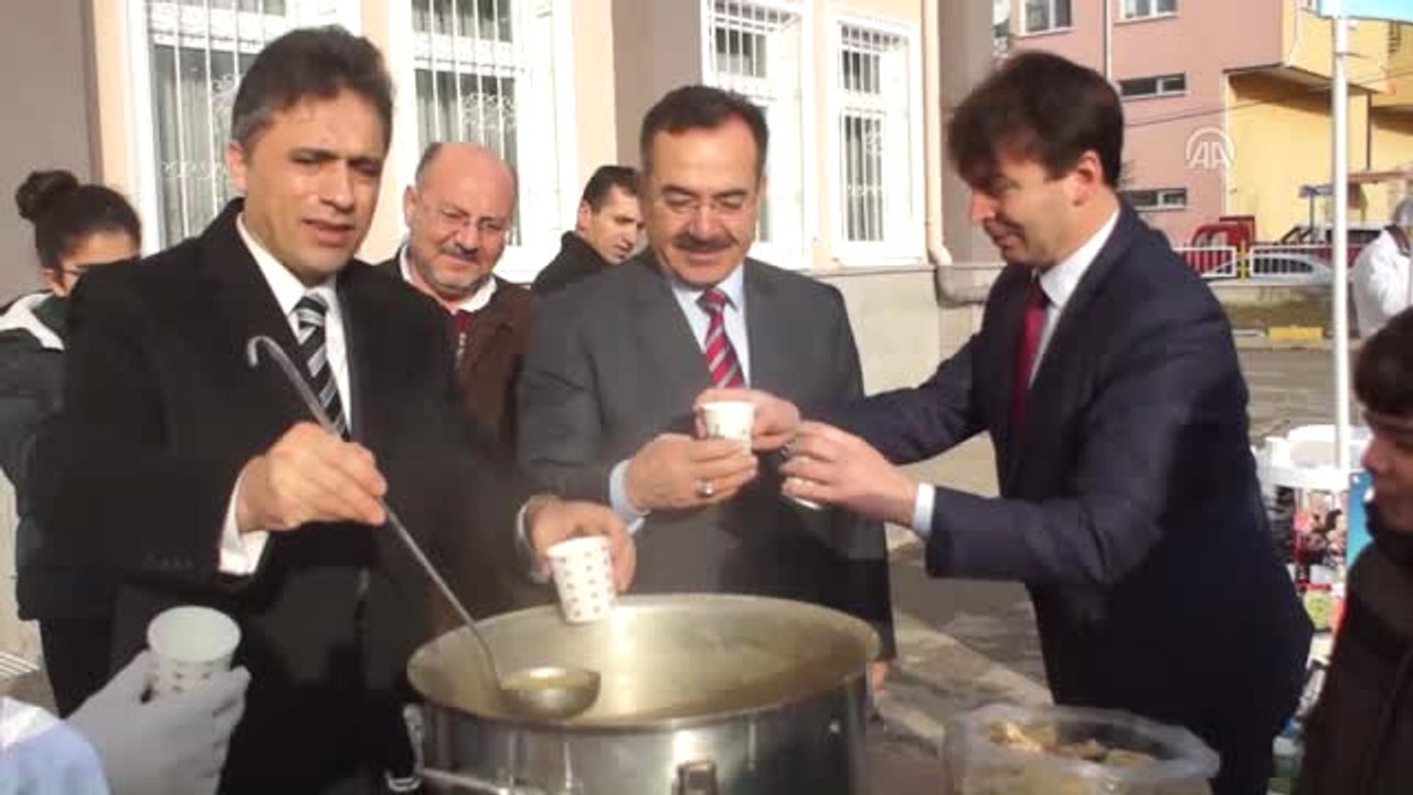 Çubuk'taki Okullarda Çorba ve Bazlama Dağıtıldı