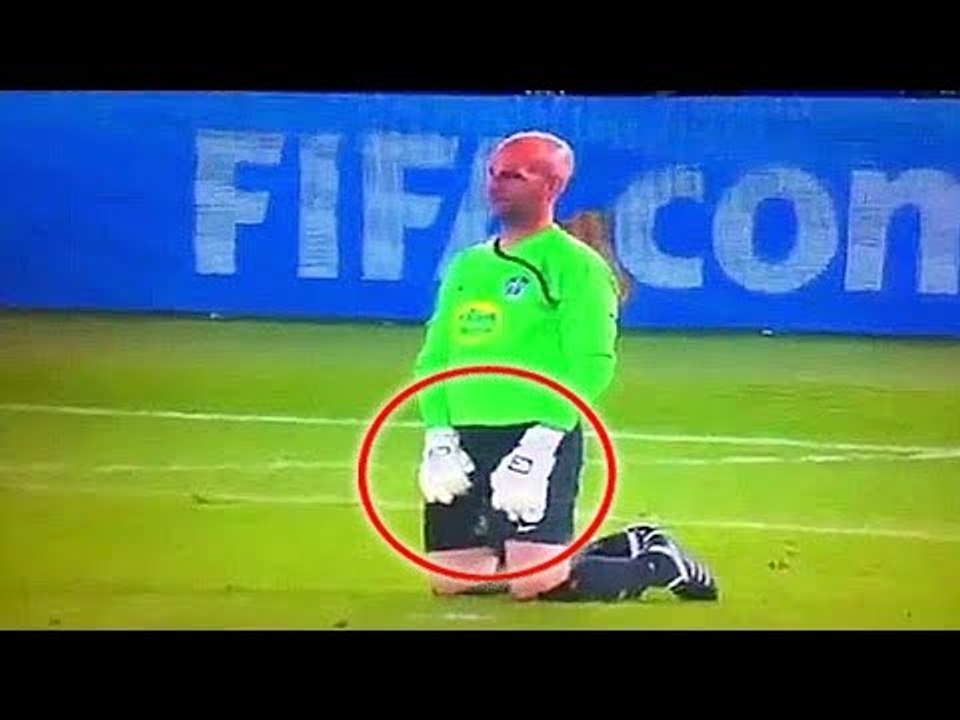 When Football Player Peeing During Game video Dailymotion