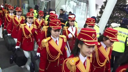 [영상] 북한 응원단, 손 흔들며 숙소 출발 / YTN