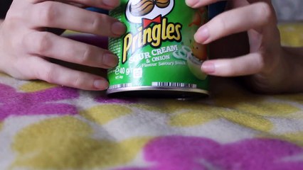 ASMR/ Eating: pringles