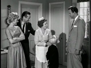 HAZEL · S01 E09 · Everybody's Thankful But Us Turkeys