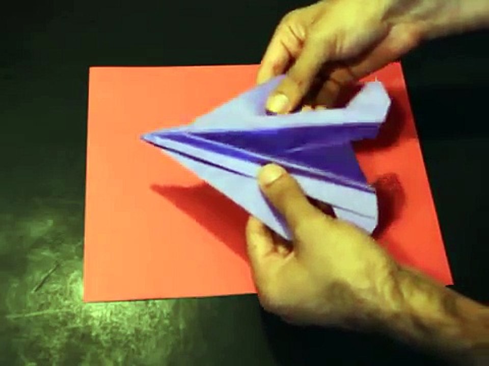 Comment faire un avion en papier (F-16)