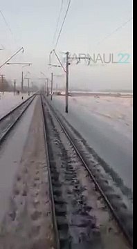 Пассажирский поезд из Камня-на-Оби протаранил бесстрашную Газель