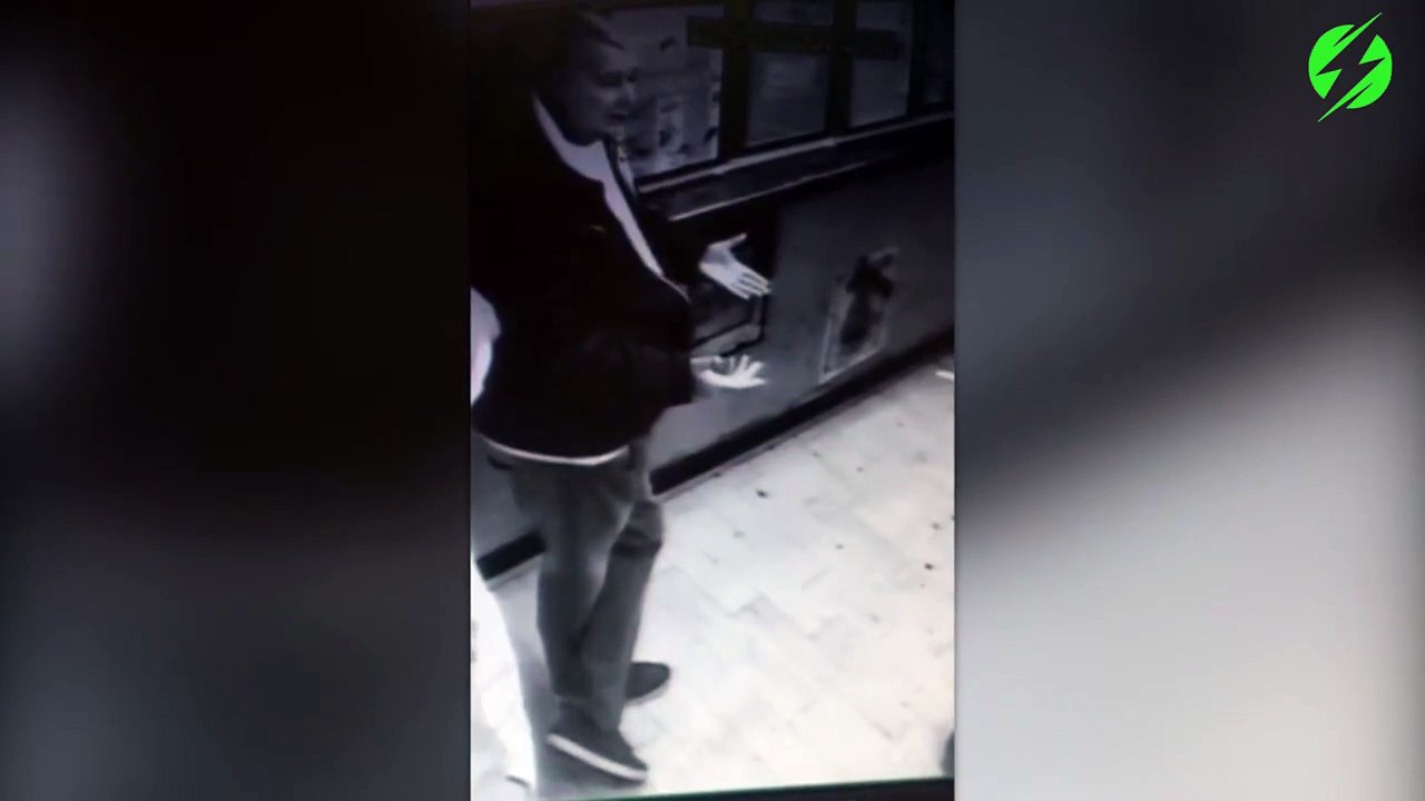 Sa pinte de bière tombe toute seule du bar et se met à rouler... Mysterieux et un peu flippant