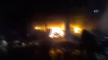 İdlib)- Rusya Maarat El Numan'ı Havadan ve Denizden Bombaladı: 8 Ölü