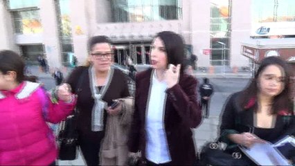 Ünlü şarkıcı Tuğba Özerk, yakalama kararının ardından adliyede ifade verdi