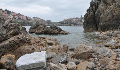 Tarihi eserler sahile vurdu