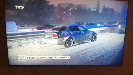 La neige parisienne fait rire les Canadiens