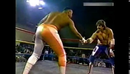 2 Cold Scorpio vs Hector Guerrero