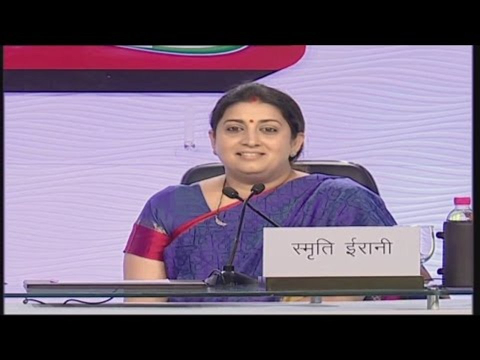 स्मृति ईरानी का जेएनयू विवाद पर नया बयान