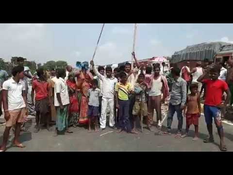 चोरी के बाद पुलिस की कार्रवाई नहीं होने से भड़के ग्रामीण