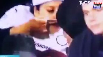 Une supportrice filmée en train de sniffer de la cocaïne dans les gradins (vidéo)