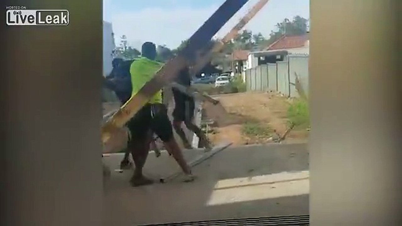 Embrouille entre ouvriers : à coups d'échelle de chantier !