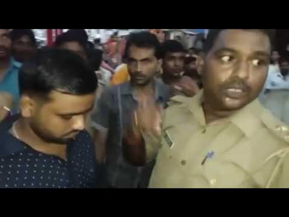 people raging to DJ close