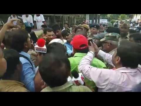 Bollywood actor varun dhawan and alia bhatt in gorakhpur