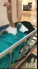 Narkozun etkisindeki ufaklık "Erik Dalı" söyleyip dans etti