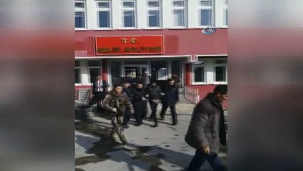 Kan davası can aldı... İki kardeş anne ve babalarını öldüren şahsı öldürdü