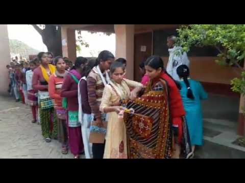 board exams starts in up, students arrives in examination centres