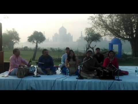 Singer performing in Taj Mahotsav