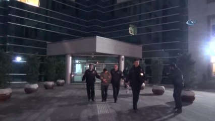 Karısını Satırla Döven Şahıs Tutuklandı