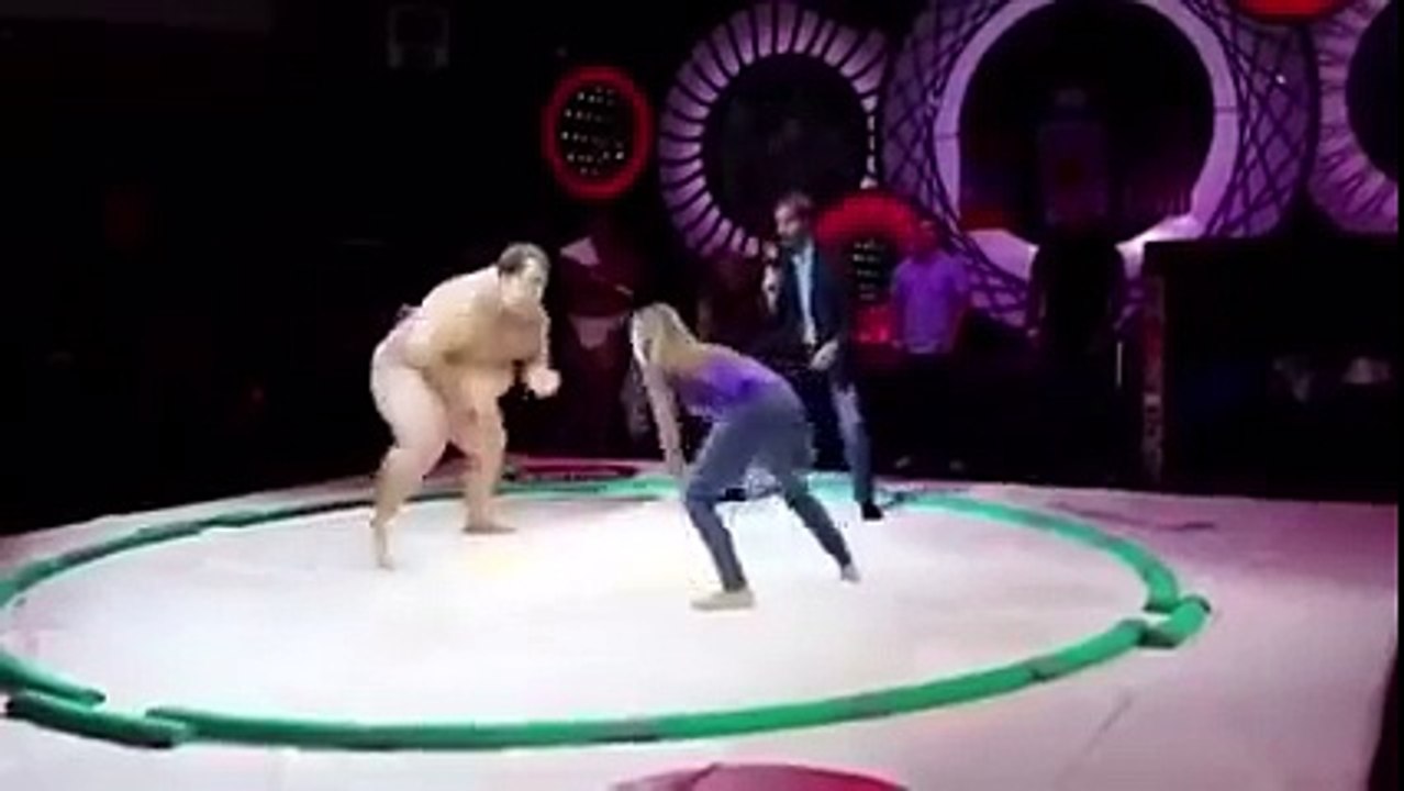 BJJ BLACK BELT GIRL VS SUMO !! Must watch !