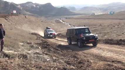 Batman'da Şehitler Anısına 2 Bin 300 Fidan Dikildi