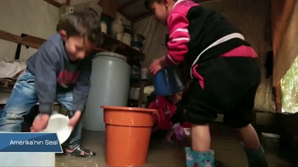 Lübnan’daki Suriyeli Mülteciler Kara Kışla Mücadele Ediyor