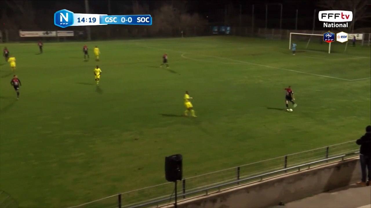 La première tentative de frappe dans ce match