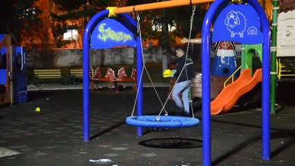 Mahalle Muhtarının Gençlere Ateş Ettiği İddiası