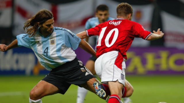 Pochettino recalls 2002 Owen 'dive' after Wenger remarks