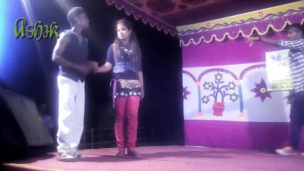 বাংলাদেশী মেয়েদের সেই রকম স্টেজ কাপানো নাচ !